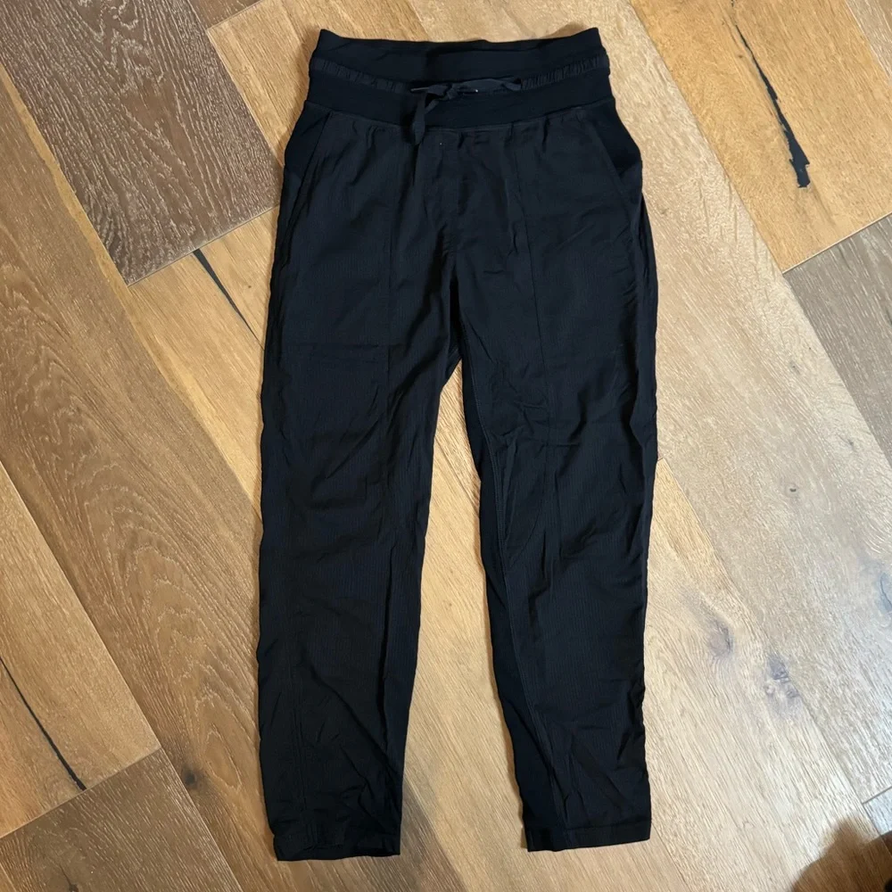 Lululemon Dance Studio Crop Size 0 Adjustable Ankles - Picture 2 of 8